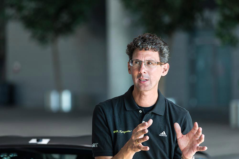 Dr Frank Walliser