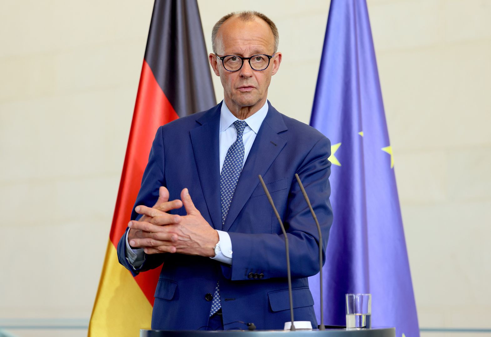 German Chancellor Friedrich Merz attends a news conference after a meeting with Greek Prime Minister Kyriakos Mitsotakis at the chancellery in Berlin, Germany, 13 May 2025. EPA/HANNIBAL HANSCHKE Dostawca: PAP/EPA.