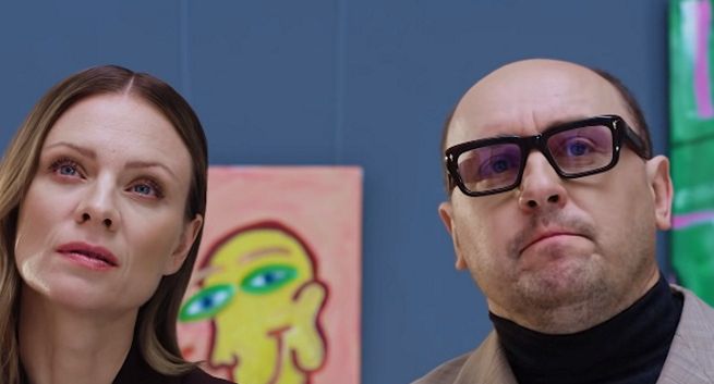 Magdalena Boczarska i Adam Woronowicz kontemplują sztukę w reklamie Acer linii Swift