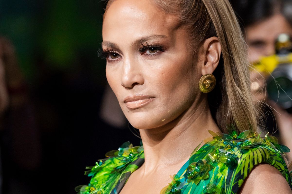 Jennifer Lopez na pokazie Versace. Maciej Zień komentuje