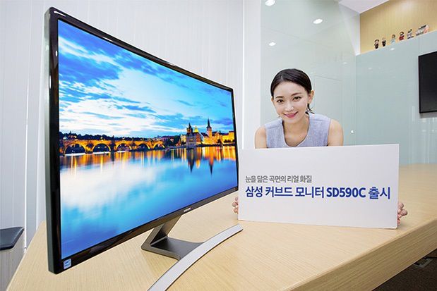 Zakrzywione monitory Samsunga: w końcu warto będzie kupić nowy model?