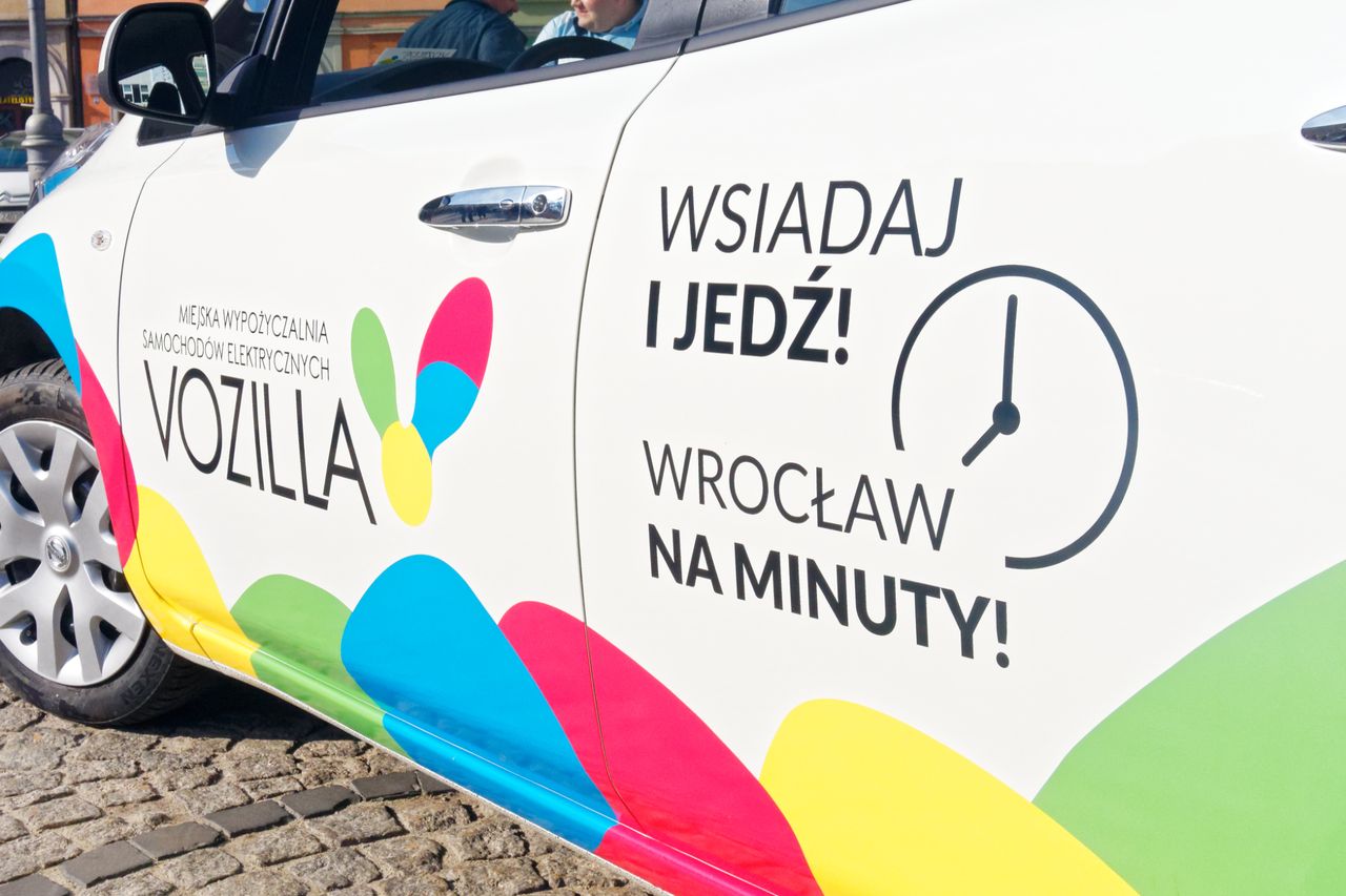Vozilla: elektryczne samochody na minuty we Wrocławiu od listopada