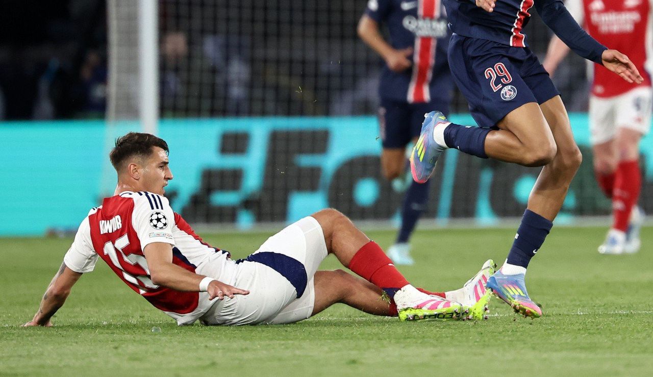 Jakub Kiwior krytykowany przez angielskie media po meczu PSG - Arsenal FC