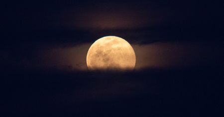 Ziemia, Słońce, Księżyc. Kosmiczny spektakl w Układzie Słonecznym