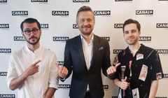 Łukasz Wiśniowski i Jakub Polkowski w redakcji sportowej Canal+