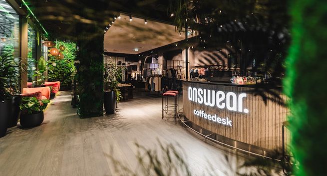 Answear.com otworzył specjalny salon w Warszawie. „Więcej niż sklep”