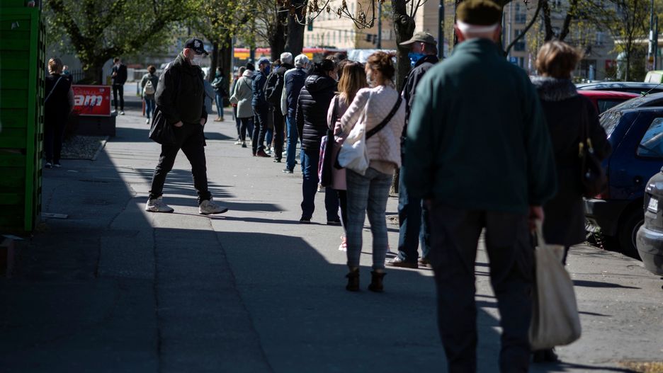 Godziny dla seniorów. Od dziś zmiana przepisów