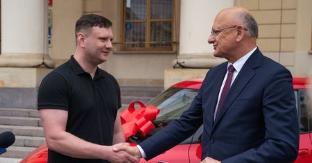 Zwycięzca loterii „Rozlicz PIT w Lublinie” odebrał samochód