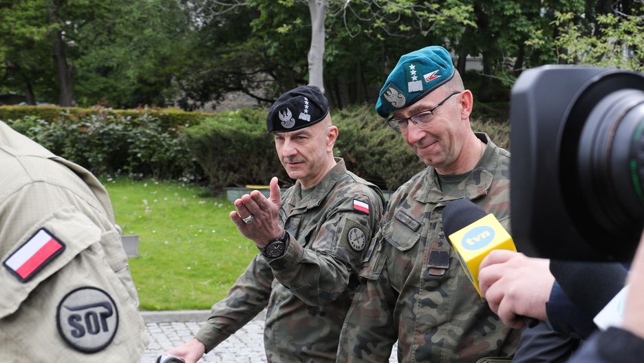 Gen. Rajmund Andrzejczak i gen. Tomasz Piotrowski