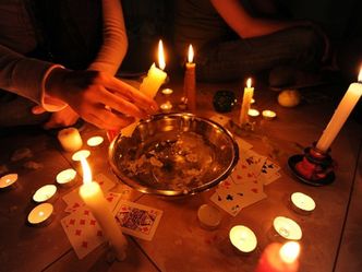 Episkopat: Wiara w horoskopy i amulety zagraża wierze