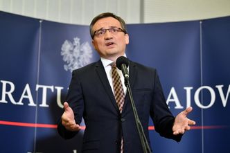 Jest śledztwo w sprawie byłego już szefa KNF. Zbigniew Ziobro nadzoruje je osobiście