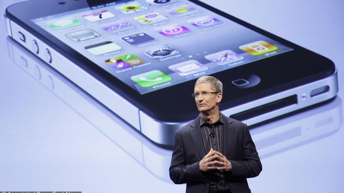 Tim Cook sprzedał akcje Apple za 43 mln dol. na 11 dni przed premierą iPhone 8