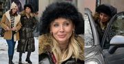 Agnieszka Woźniak-Starak w zimowej czapce maszeruje do porsche za ponad 200 tysięcy w towarzystwie Pauliny Krupińskiej (ZDJĘCIA)