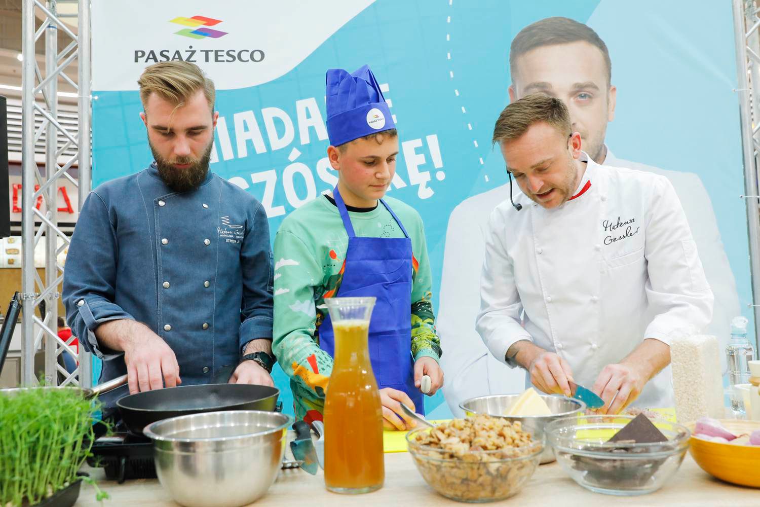 Mateusz Gessler w Pasażu Tesco