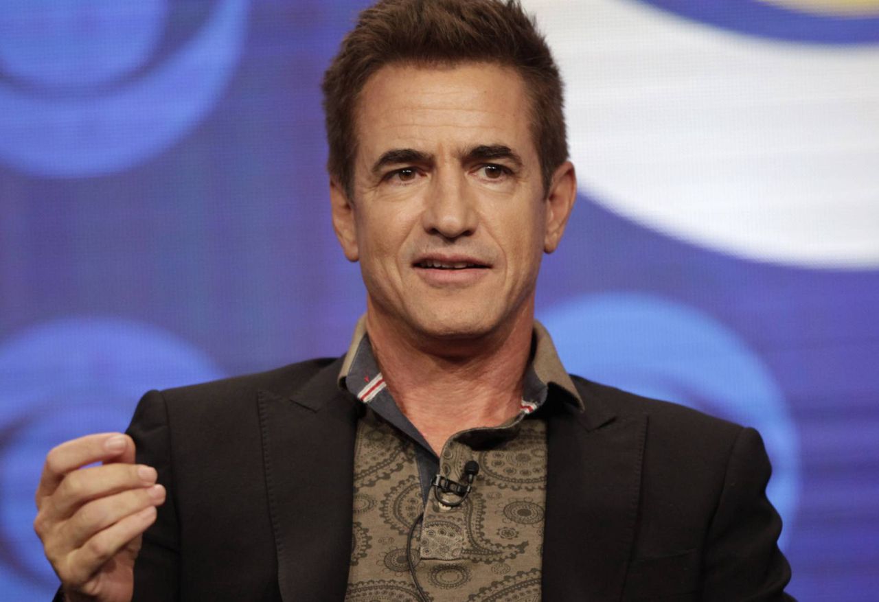 Dermot Mulroney rozwodzi się z żoną. Chce, by płaciła mu alimenty
