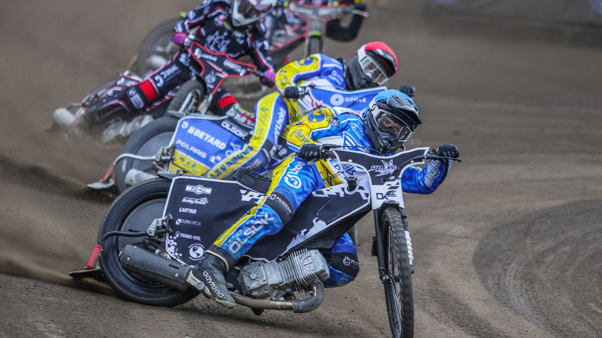 WP SportoweFakty / Patryk Kowalski / Na zdjęciu: Zawodnicy OK Kolejarza na prowadzeniu