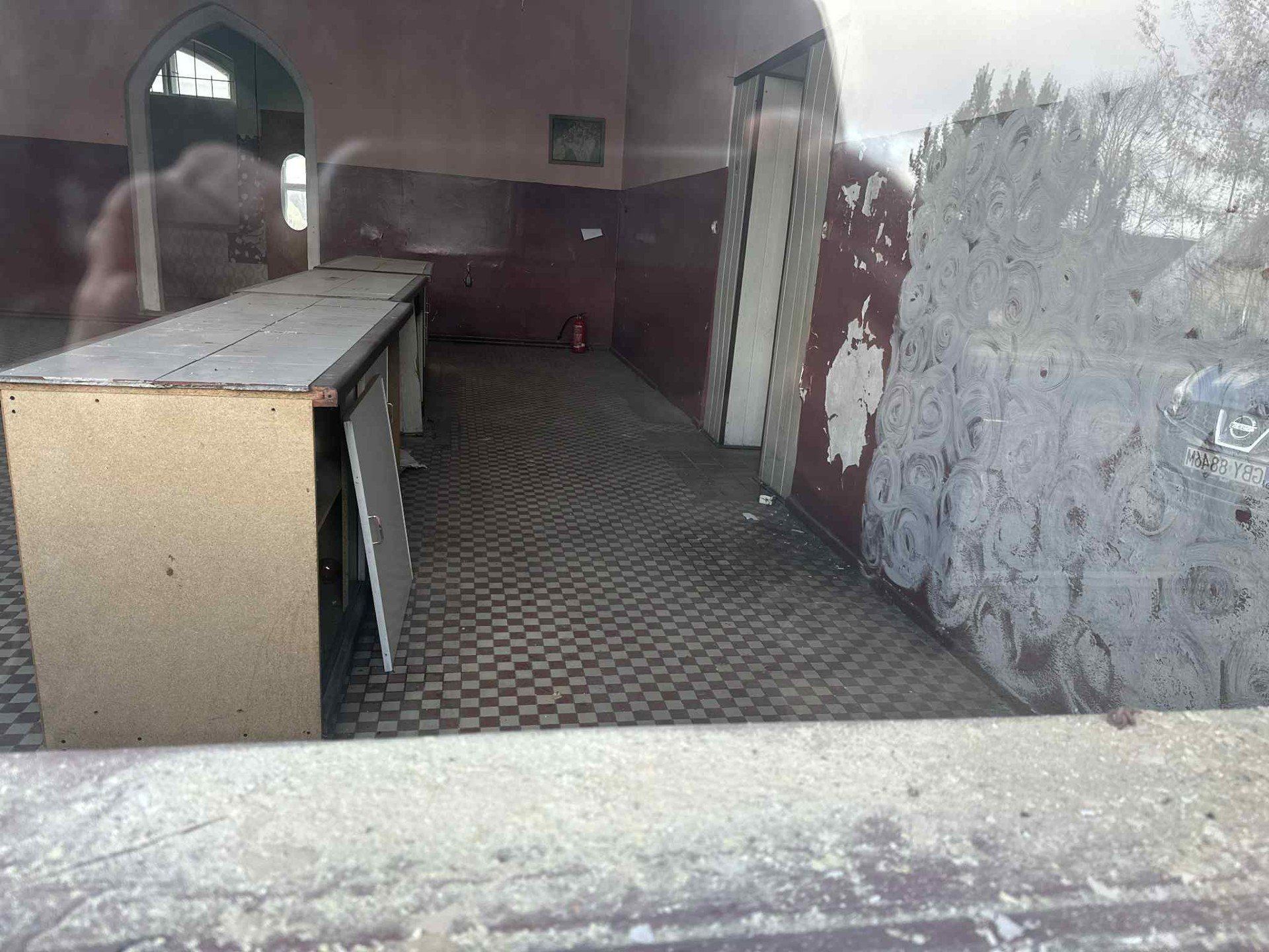 Dworzec PKP w Miastku zamknięty na kłódkę od 6 lat