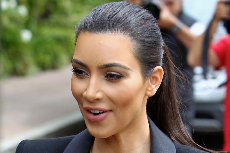Kim Kardashian w swoim królestwie! Garderoba celebrytki budzi wiele zastrzeżeń