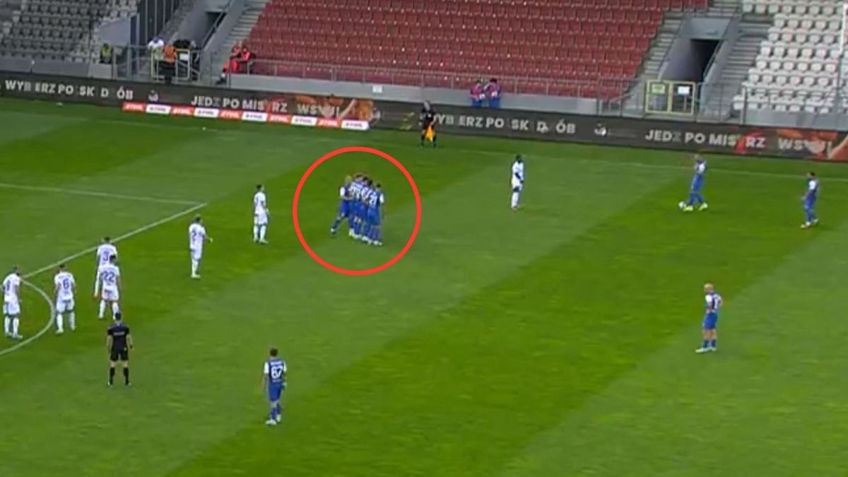 Twitter / Canal+ Sport / Pomysłowy rzut wolny Puszczy Niepołomice