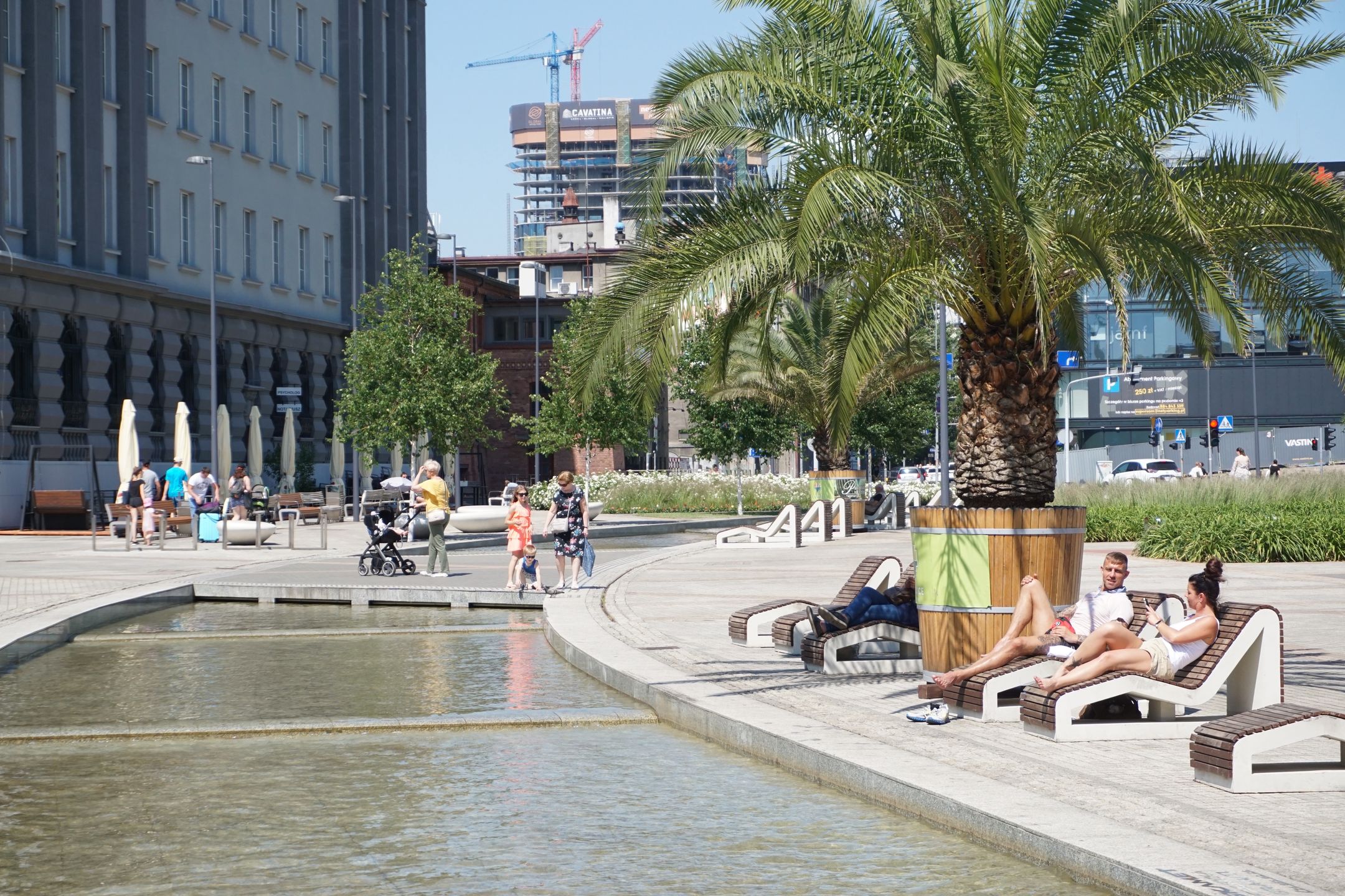 Leżaki nad sztuczną Rawą dla odważnych