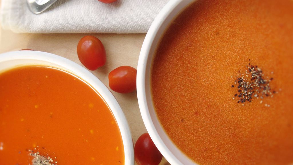 Zupa pomidorowa przygotowana z dodatkiem wody 1:1