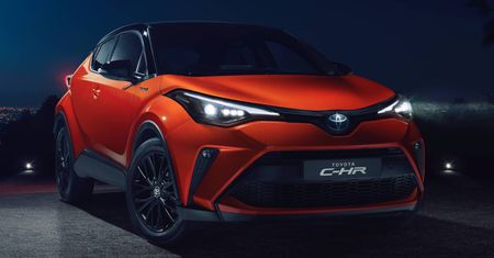 Toyota C-HR przeszła facelifting. Pod maską mocna hybryda