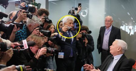 "Kłaniam się". Tylko jemu podał rękę Kaczyński