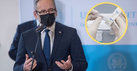 Test na COVID do wykonania w aptece. Niedzielski zdradził liczby. Internauci oburzeni
