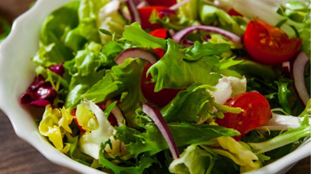 Lekarka ostrzega: w sałacie mogą znajdować się niebezpieczne toksyny