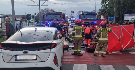 Uderzył w pieszych. Przez pasy przechodziły cztery osoby