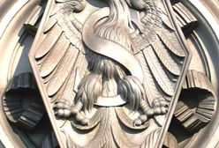 Polski orzeł - raz z koroną, a raz bez