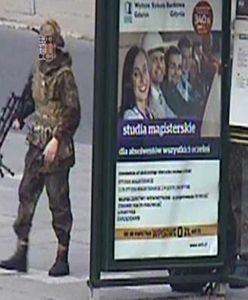 W wojskowych strojach i z brodnią na ulicach Gdańska. Przestraszyli przechodniów