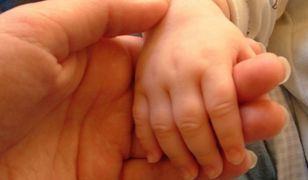 Tragedia w okolicach Żar: nie żyje niemowlę. Rodzice przydusili je podczas snu?