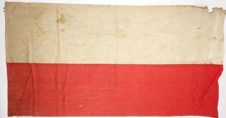 Ukrył polską flagę przed NKWD i przechowywał ją przez 76 lat. Teraz trafiła do gdańskiego muzeum