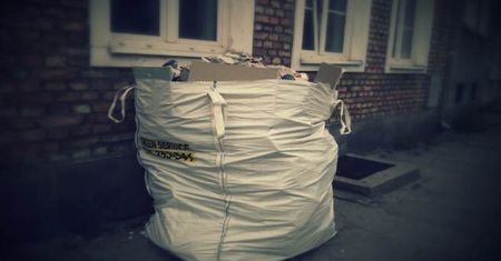 Gdańskie ulice szpecą odpady budowlane