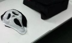 Jest wyrok dla byłego prokuratora, który napadł na bank w masce z "Krzyku"