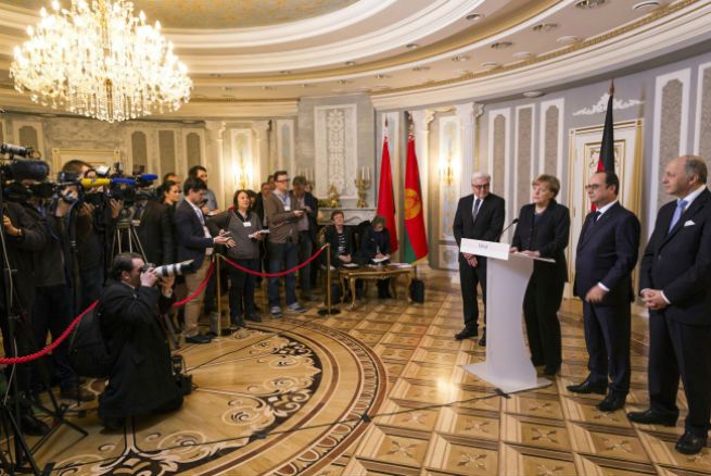 Nowe sankcje UE wejdą w życie mimo porozumienia w Mińsku