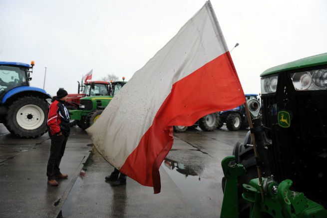Rolnicy wciąż blokują drogi na wschodzie Polski