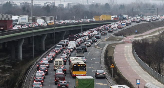 Warszawa walczy z korkami po pożarze mostu. Nowe pomysły