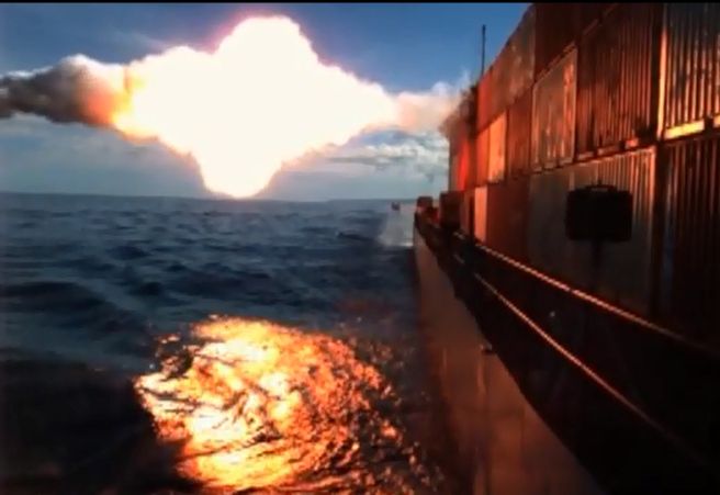 Udany test Tomahawka: uderza w płynący statek - pokazano wideo