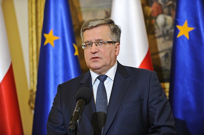 Bronisław Komorowski: UE powinna przemyśleć zaostrzenie sankcji wobec Rosji