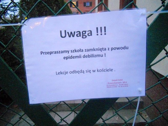 "Szkoła zamknięta z powodu epidemii debilizmu" w trzech palcówkach w Lęborku