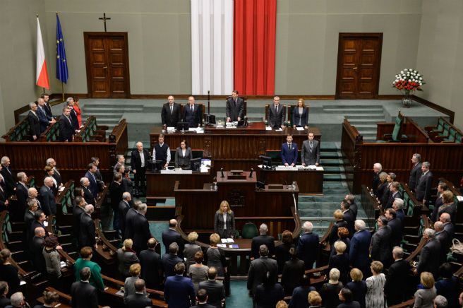CBOS: większość Polaków źle ocenia pracę posłów