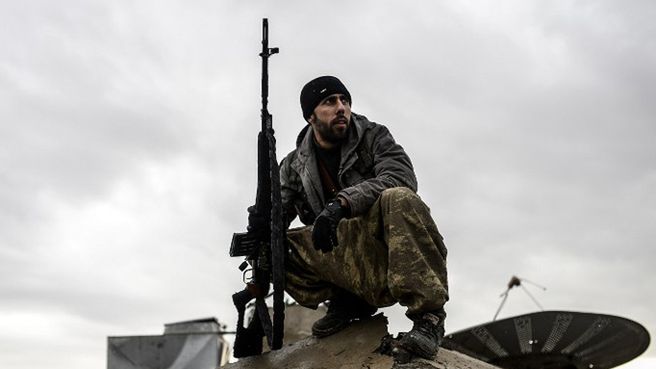 Kurdyjski bojownik w Kobane