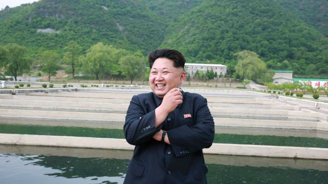Kim Dzong Un w czasie innej gospodarskiej wizyty na farmie rybnej