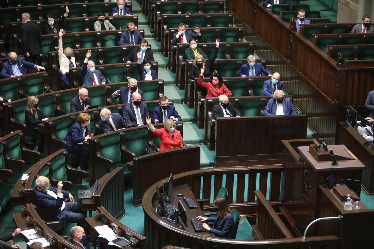 Koronawirus. Sejm przegłosował kolejną ustawę covidową