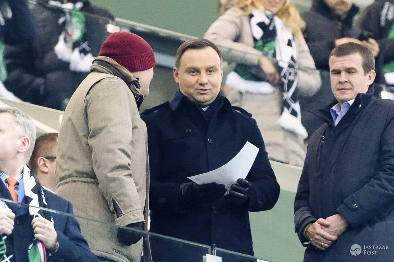 Andrzej Duda, Bogusław Leśnodorski, Witold Bańka na meczu Legii Warszawa ze Sportingiem Lizbona. Zdjęcia