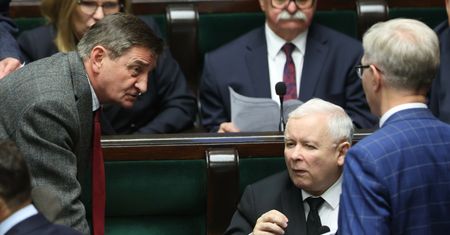 Wypłynęła wewnętrzna notatka z PiS. "Partię czeka degradacja"