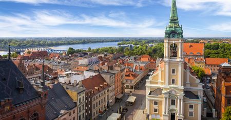 Pogoda w Toruniu. Prognoza na czwartek 1 stycznia. Chmury i słaby śnieg, wieczorem silniejszy wiatr