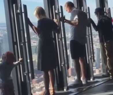 Takiej atrakcji jeszcze nie było. Ruchome okno na wysokości 300 metrów